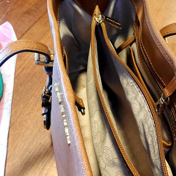 Michael Kors Purse - Picture 13 of 13